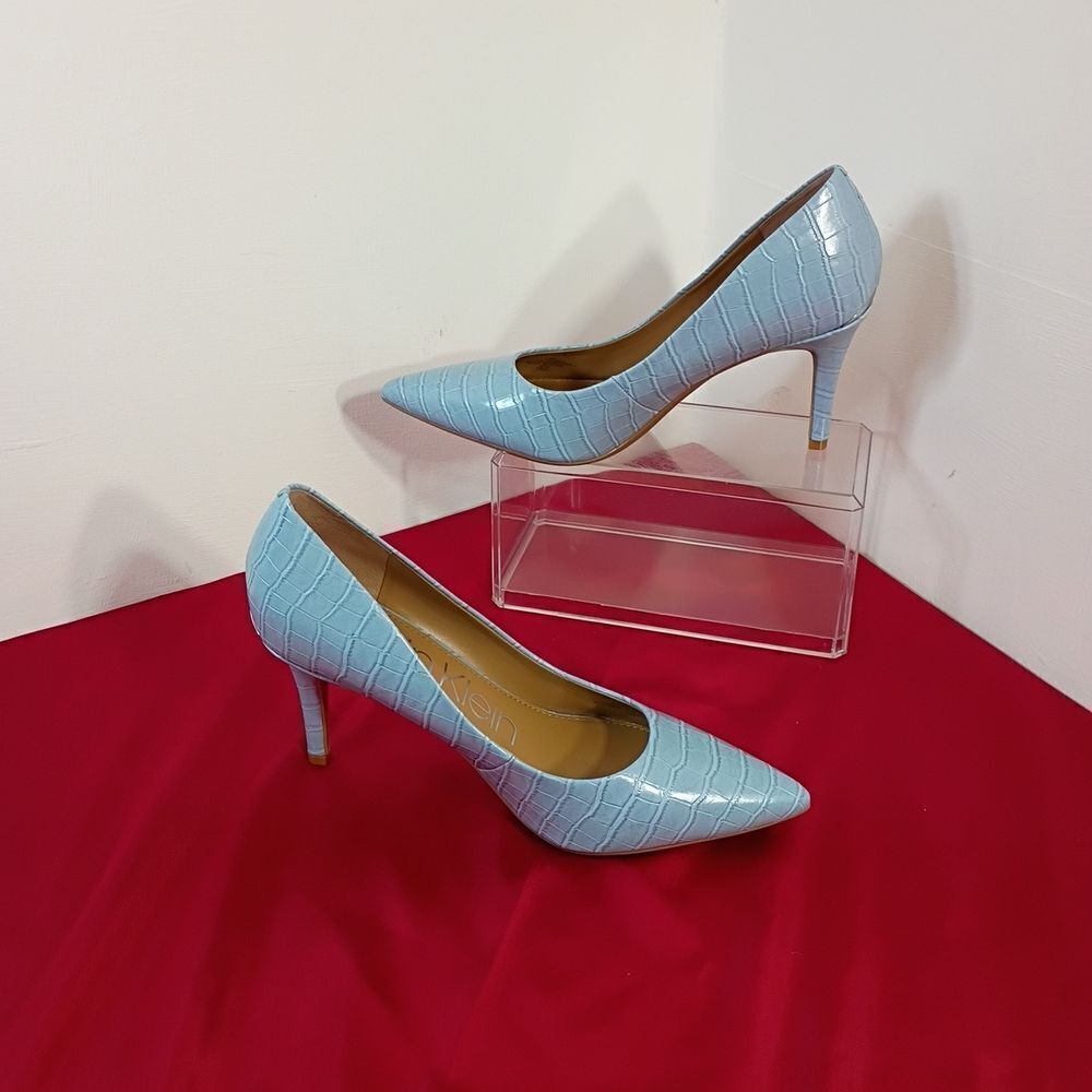 Calvin Klein Women's SZ 10M Shoes Gayle2 Patent Croc Print Blue Leather Pump. - Picture 3 of 8